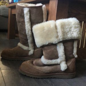 Foldable Tan Uggs with Wool Details